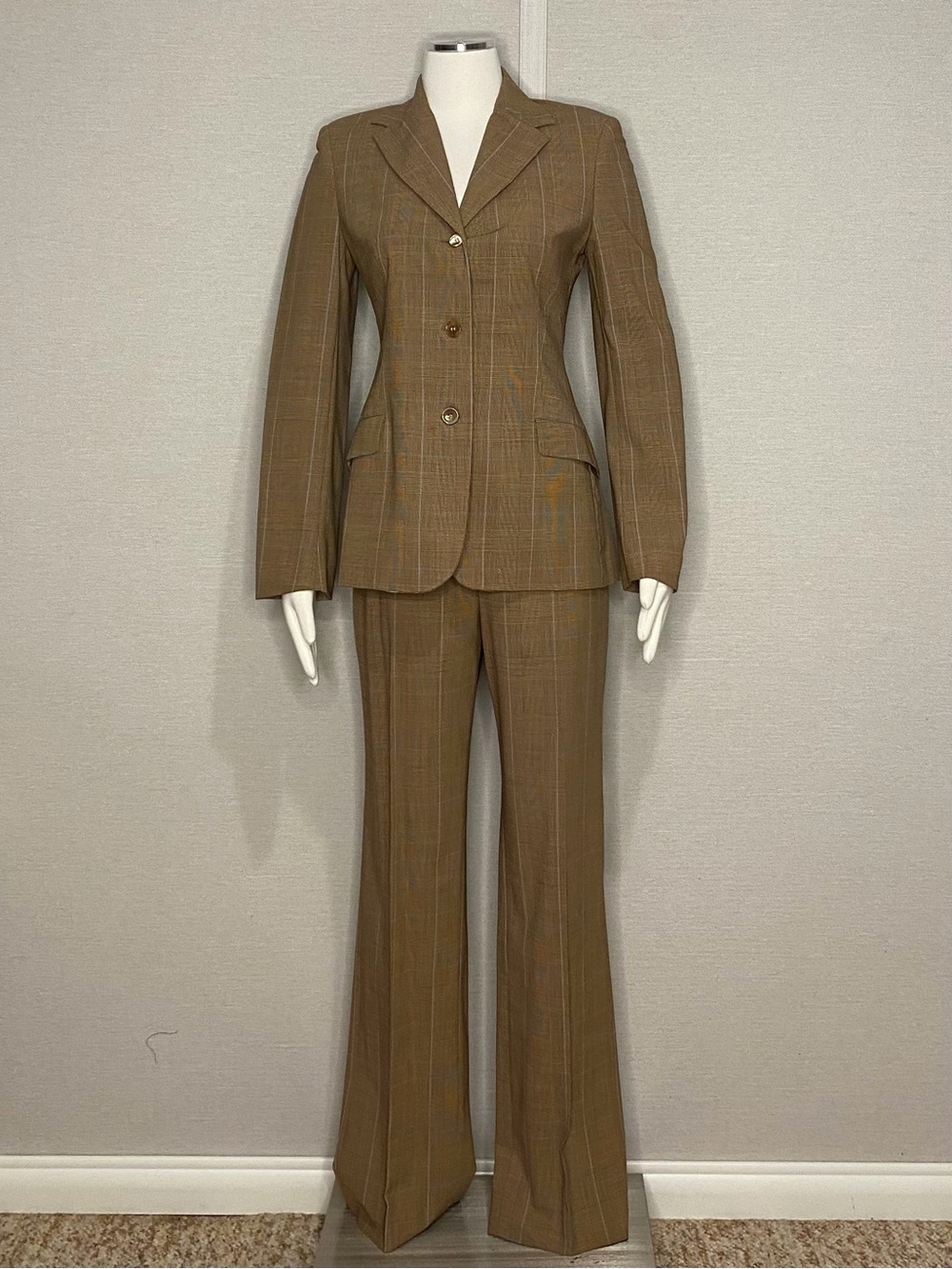 Piazza Sempione light brown plaid suit